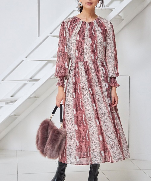 Nostalgia アンドドットノスタルジア のファッション ワンピース パイソンライクシフォンタックワンピース ワンピース