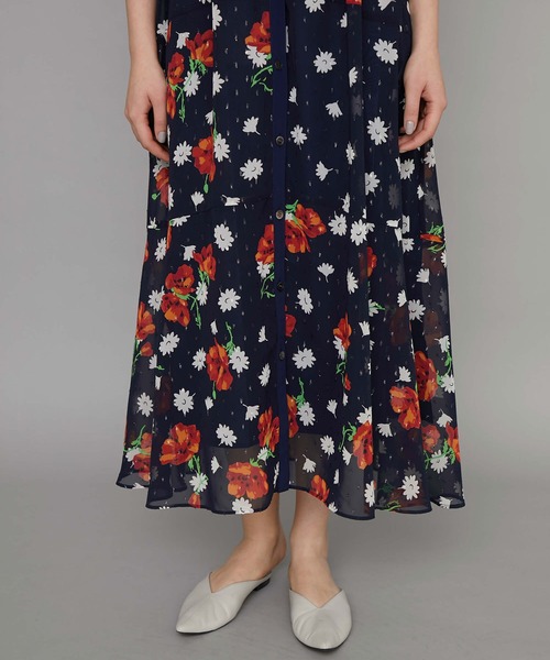 STUDIOUS（ステュディオス）の「【MUVEIL(ミュベール)】アネモネプリントワンピース（Tシャツ/カットソー・レディース・ネイビー・38）」の6枚目の写真