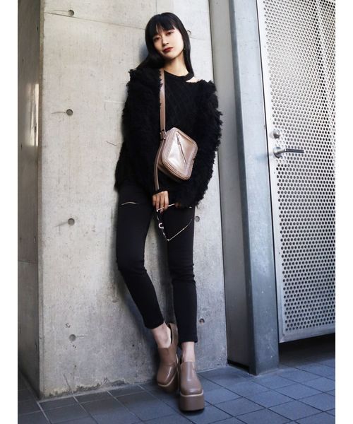 EMODA（エモダ）の「ジップラインショルダーバッグ（ショルダーバッグ・レディース・ブラック/ベージュ/グレー・FREE）」の17枚目の写真