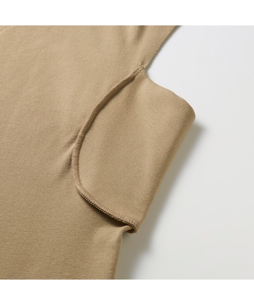 in.T(インティー)の「これ一枚でTシャツスタイルのお悩みを解決!『in.T』脇パッド強化スリーブレス(インナーウェア/肌着・メンズ・ライトベージュ/ブラック・LARGE/MEDIUM/X-LARGE/SMALL)」の6枚目の写真