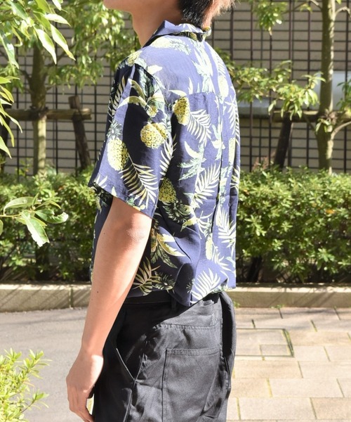 VIBGYOR(ヴィブジョー)の「VIBGYOR Select/パイナップル柄オープンカラー半袖シャツ(FL)(シャツ/ブラウス・メンズ・ホワイト/ネイビー/イエロー・MEDIUM/LARGE)」の4枚目の写真