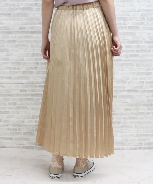 ap retro（アプレトロ）の「サテンアコーディオンプリーツスカート【ZOZO限定アイテム】（スカート・レディース・ブラック/ゴールド/ライトパープル・FREE）」の13枚目の写真