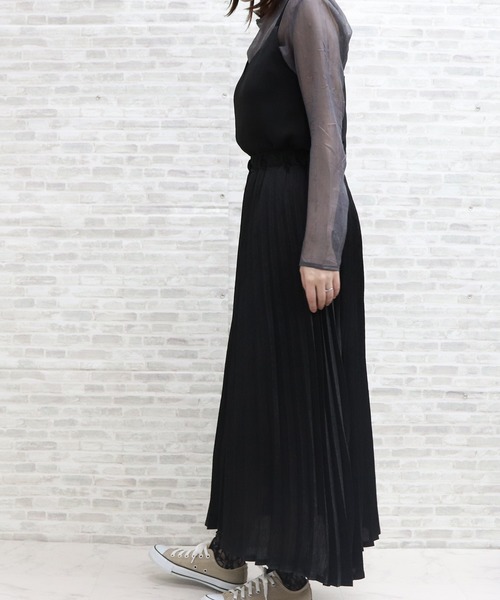 ap retro（アプレトロ）の「サテンアコーディオンプリーツスカート【ZOZO限定アイテム】（スカート・レディース・ブラック/ゴールド/ライトパープル・FREE）」の6枚目の写真