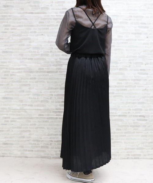 ap retro（アプレトロ）の「サテンアコーディオンプリーツスカート【ZOZO限定アイテム】（スカート・レディース・ブラック/ゴールド/ライトパープル・FREE）」の20枚目の写真