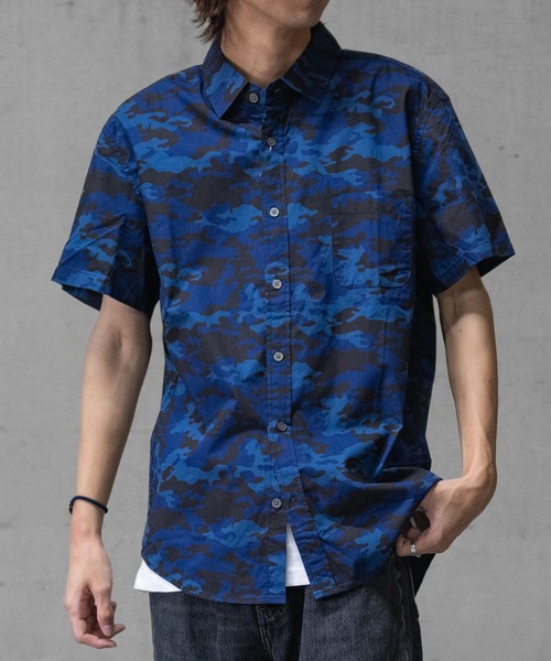 JOHN'S CLOSET（ジョンズクローゼット）の「【a】ジャストフィット半袖シャツ カモフラージュ/メンズ/レディース（シャツ/ブラウス・メンズ・ブルー/グレー・5L/4L/LARGE/3L/X-LARGE/MEDIUM）」の2枚目の写真