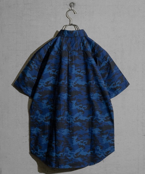 JOHN'S CLOSET（ジョンズクローゼット）の「【a】ジャストフィット半袖シャツ カモフラージュ/メンズ/レディース（シャツ/ブラウス・メンズ・ブルー/グレー・5L/4L/LARGE/3L/X-LARGE/MEDIUM）」の4枚目の写真