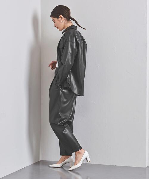 UNITED ARROWS（ユナイテッドアローズ）の「UGMSC フェイクレザー テーパードパンツ（その他パンツ・レディース・ブラック/モカ・38/40/36）」の2枚目の写真