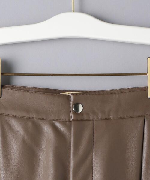 UNITED ARROWS（ユナイテッドアローズ）の「UGMSC フェイクレザー テーパードパンツ（その他パンツ・レディース・ブラック/モカ・38/40/36）」の15枚目の写真