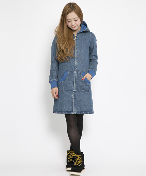 X-girl(エックスガール)の「JEAN LONG COAT(デニムジャケット・レディース・ライトインディゴブルー/インディゴブルー・1/2)」の2枚目の写真