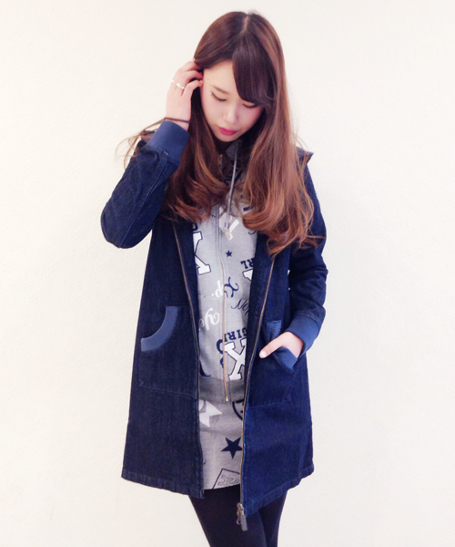X-girl(エックスガール)の「JEAN LONG COAT(デニムジャケット・レディース・ライトインディゴブルー/インディゴブルー・1/2)」の1枚目の写真