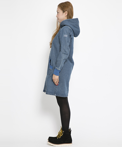 X-girl(エックスガール)の「JEAN LONG COAT(デニムジャケット・レディース・ライトインディゴブルー/インディゴブルー・1/2)」の4枚目の写真