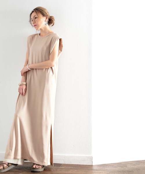 classicalelf(クラシカルエルフ)の「てろんと華奢感。シルキータッチショルダーパッドワンピース(ワンピース・レディース・ホワイト/ブラック/ベージュ・MEDIUM/LARGE/X-LARGE)」の16枚目の写真
