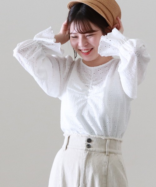 Cheek(チーク)の「カットワークレーストップス(シャツ/ブラウス・レディース・オフホワイト/ブラック/イエロー・MEDIUM)」の4枚目の写真