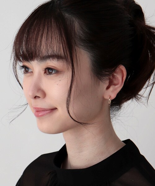 COCOSHNIK(ココシュニック)の「K10中空ひねり フープピアス小(ピアス(両耳用)・レディース・ホワイト系その他7・00)」の8枚目の写真