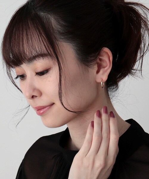 COCOSHNIK(ココシュニック)の「K10中空ひねり フープピアス小(ピアス(両耳用)・レディース・ホワイト系その他7・00)」の9枚目の写真