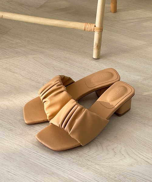 etade(エタード)の「【etade】pleats mule etds3(サンダル・レディース・ベージュ/パープル/キャメル・38/39/35/36/37)」の4枚目の写真