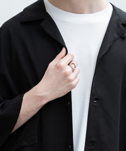 YUEATE（ユエイト）の「"center hole ring" センターホールリング（リング・メンズ・シルバー・FREE）」の3枚目の写真