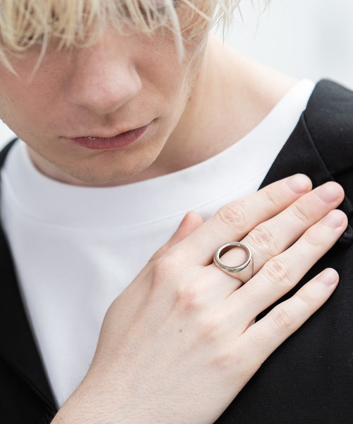 YUEATE（ユエイト）の「"center hole ring" センターホールリング（リング・メンズ・シルバー・FREE）」の13枚目の写真