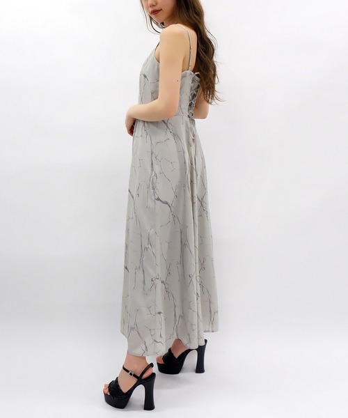 SPIRALGIRL（スパイラルガール）の「マーブル柄キャミワンピース（ワンピース・レディース・ベージュ/グレー・FREE）」の18枚目の写真