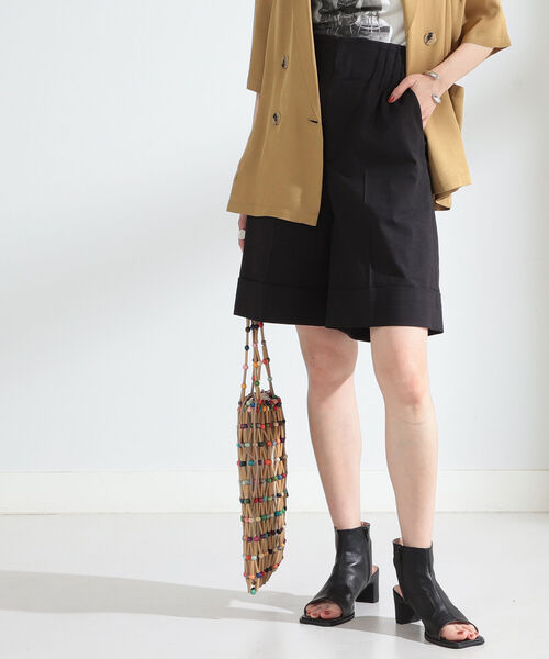 Ray BEAMS(レイビームス)の「Ray BEAMS / タック ウエスト ショートパンツ(その他パンツ・レディース・ブラック/ベージュ・1/0)」の4枚目の写真