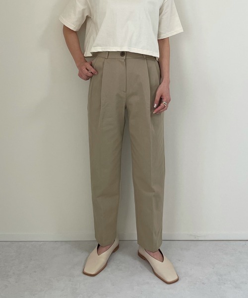 LE MORE（リモア）の「ツータックツイルテーパードパンツ（チノパンツ・レディース・ホワイト/ベージュ/クリーム・S/M/L）」の12枚目の写真