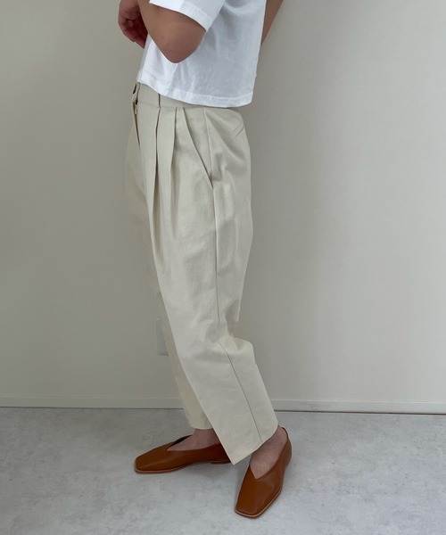 LE MORE（リモア）の「ツータックツイルテーパードパンツ（チノパンツ・レディース・ホワイト/ベージュ/クリーム・S/M/L）」の20枚目の写真