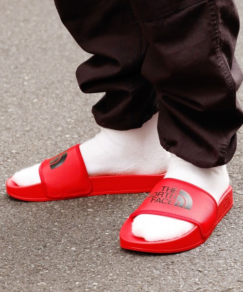 THE NORTH FACE(ザノースフェイス)の「THE NORTH FACE/ザ・ノースフェイス MEN'S BASE CAMP SLIDE Ⅲ サンダル/スポーツサンダル(サンダル・メンズ・ホワイト/ブラック/オリーブ×ブラック/レッド/ベージュ×ブラック・26/27/25/28/23/24)」の5枚目の写真
