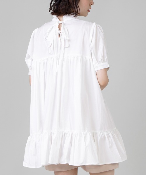 SPINNS（スピンズ）の「ミドルネックティアードフリルワンピース（ワンピース・レディース・ホワイト/ブラック・ONESIZE）」の15枚目の写真