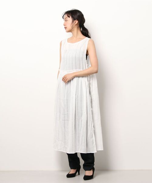 ehka sopo（エヘカソポ）の「ノースリ－ブサイドリボンワンピース（ワンピース・レディース・オフホワイト/サックスブルー/ブラック・ﾌﾘ-）」の9枚目の写真