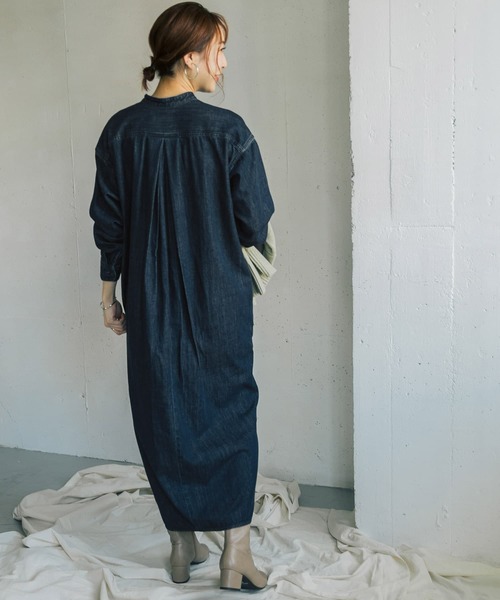URBAN RESEARCH ROSSO(アーバンリサーチロッソ)の「【別注】ROSSO×Lee WORK DRESS(ワンピース・レディース・インディゴブルー/ライトインディゴブルー・FREE)」の4枚目の写真