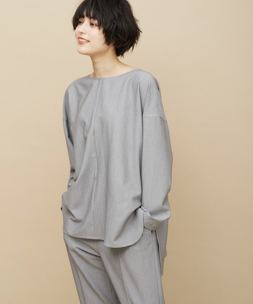 CLEARIMPRESSION (クリアインプレッション)の「TR起毛ボートネックチュニックブラウス【セットアップ対応】(シャツ/ブラウス・レディース・グレー/スミクロ・フリー)」の2枚目の写真