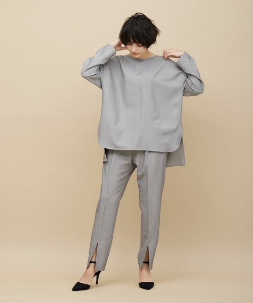 CLEARIMPRESSION (クリアインプレッション)の「TR起毛ボートネックチュニックブラウス【セットアップ対応】(シャツ/ブラウス・レディース・グレー/スミクロ・フリー)」の20枚目の写真