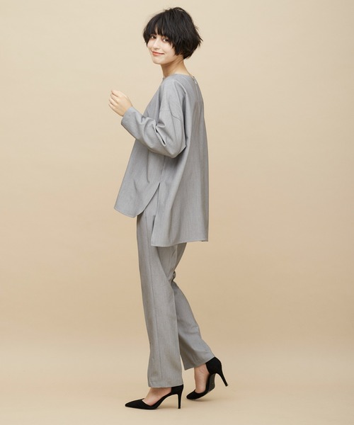 CLEARIMPRESSION (クリアインプレッション)の「TR起毛ボートネックチュニックブラウス【セットアップ対応】(シャツ/ブラウス・レディース・グレー/スミクロ・フリー)」の21枚目の写真