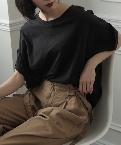 ElegChic(エレグシック)の「立体ドルマンスリーブTシャツ(Tシャツ/カットソー・レディース・ブラック/ホワイト/カーキ・4L/XL/M)」の1枚目の写真