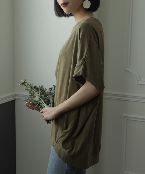 ElegChic(エレグシック)の「立体ドルマンスリーブTシャツ(Tシャツ/カットソー・レディース・ブラック/ホワイト/カーキ・4L/XL/M)」の5枚目の写真
