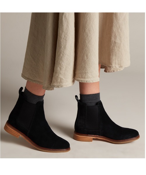 Clarks(クラークス)の「【ネット限定】Clarkdale Arlo / クラークデールアルロ (ダークタンスエード)(ブーツ・レディース・ダークブラウン・UK5/UK6/UK4/UK3/UK3.5/UK4.5/UK5.5)」の4枚目の写真