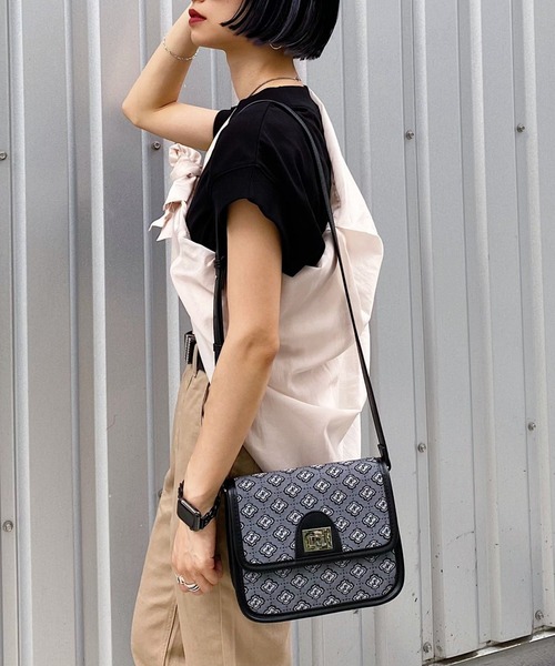 PAGEBOY（ページボーイ）の「モノグラムスクエアショルダー（ショルダーバッグ・レディース・ブラック系その他/ブラウン系その他・ONE SIZE）」の11枚目の写真