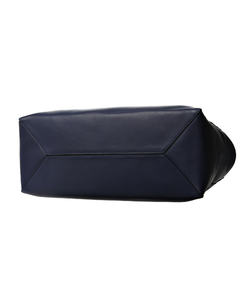 LOEWE（ロエベ）の「EAST WEST SHOPPER LARGE BAG（トートバッグ