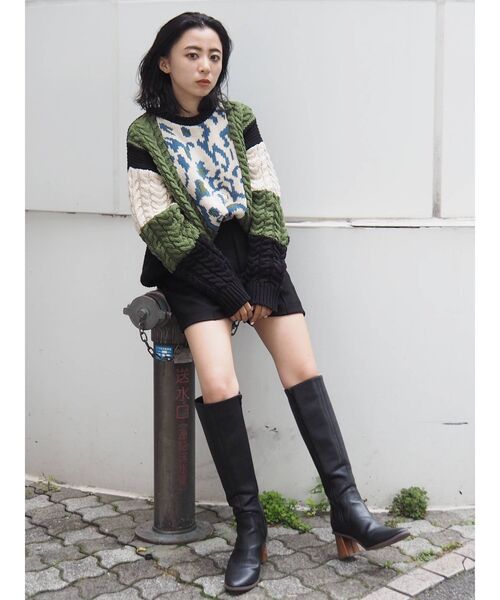 EVRIS（エヴリス）の「バイカラーケーブルニット（ニット/セーター・レディース・ブラック/ブルー/グリーン・FREE）」の19枚目の写真