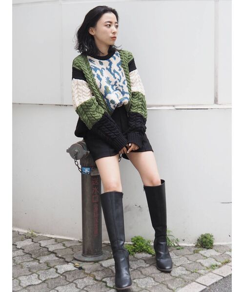 EVRIS（エヴリス）の「バイカラーケーブルニット（ニット/セーター・レディース・ブラック/ブルー/グリーン・FREE）」の6枚目の写真