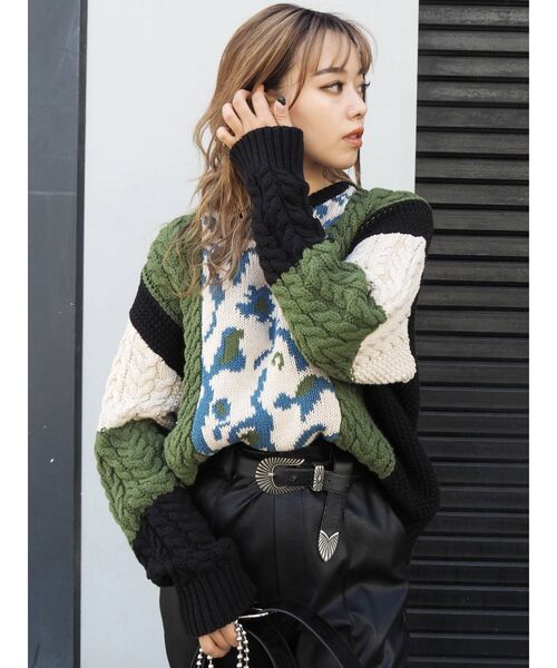 EVRIS（エヴリス）の「バイカラーケーブルニット（ニット/セーター・レディース・ブラック/ブルー/グリーン・FREE）」の10枚目の写真