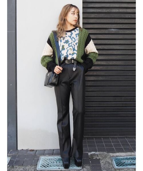 EVRIS（エヴリス）の「バイカラーケーブルニット（ニット/セーター・レディース・ブラック/ブルー/グリーン・FREE）」の15枚目の写真