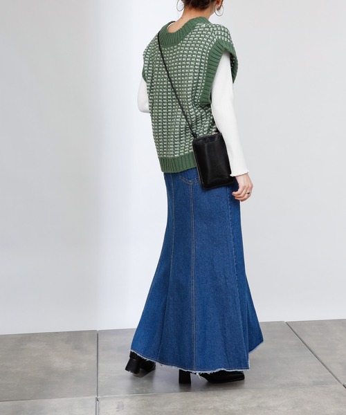 COLONY 2139(コロニートゥーワンスリーナイン)の「【TV媒体紹介商品】バイカラージャガードニットベスト(ベスト・レディース・ブラック/チャコールグレー/ベージュ/グリーン・FREE)」の9枚目の写真