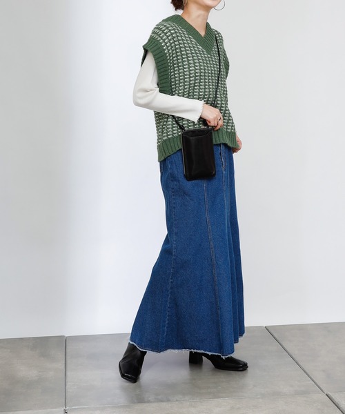 COLONY 2139(コロニートゥーワンスリーナイン)の「【TV媒体紹介商品】バイカラージャガードニットベスト(ベスト・レディース・ブラック/チャコールグレー/ベージュ/グリーン・FREE)」の15枚目の写真