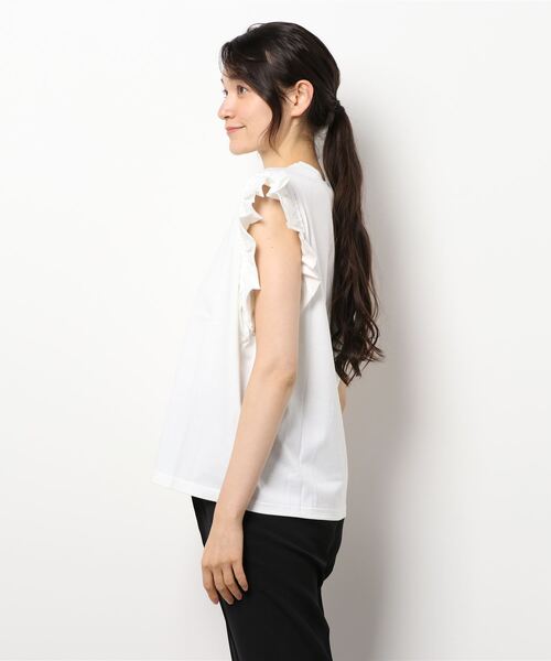 CAPRICIEUX LE'MAGE（カプリシューレマージュ）の「フリルTシャツ（Tシャツ/カットソー・レディース・ホワイト/チャコールグレー/グレイッシュベージュ・FREE）」の5枚目の写真