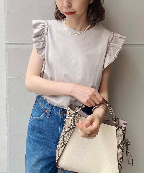 CAPRICIEUX LE'MAGE（カプリシューレマージュ）の「フリルTシャツ（Tシャツ/カットソー・レディース・ホワイト/チャコールグレー/グレイッシュベージュ・FREE）」の15枚目の写真