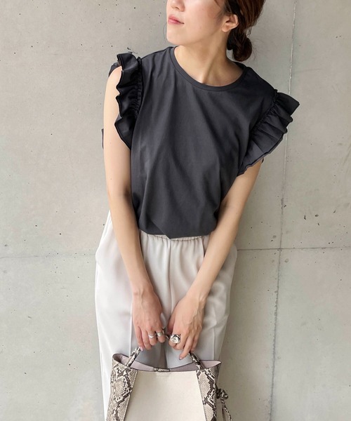 CAPRICIEUX LE'MAGE（カプリシューレマージュ）の「フリルTシャツ（Tシャツ/カットソー・レディース・ホワイト/チャコールグレー/グレイッシュベージュ・FREE）」の20枚目の写真