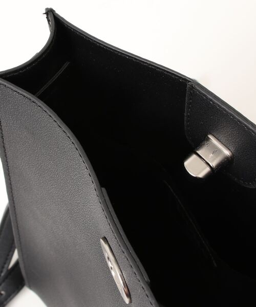 SPINNS（スピンズ）の「フェイクレザー スクエアショルダーバッグ（ショルダーバッグ・メンズ・ブラック/グリーン・ONESIZE）」の12枚目の写真