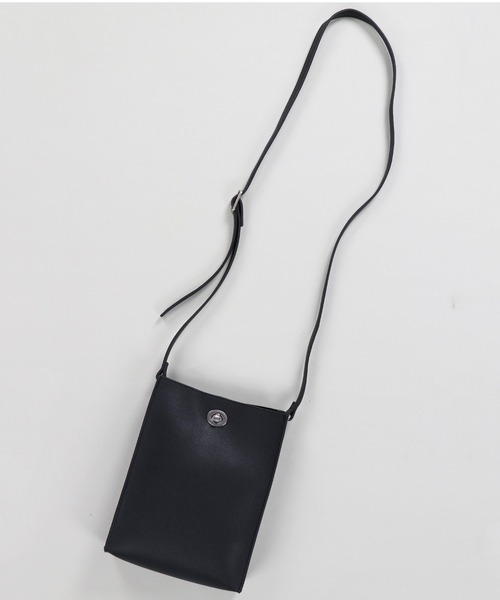 SPINNS（スピンズ）の「フェイクレザー スクエアショルダーバッグ（ショルダーバッグ・メンズ・ブラック/グリーン・ONESIZE）」の16枚目の写真