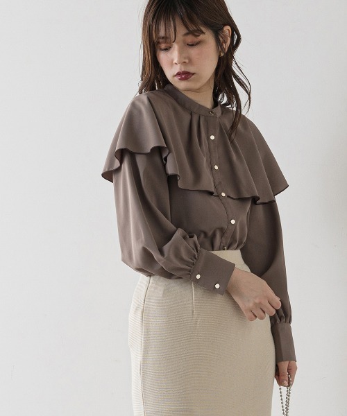 natural couture（ナチュラルクチュール）の「【WEB限定カラー有り】ひらりケープブラウス（シャツ/ブラウス・レディース・ブラック/ピンク/アイボリー/モカ/その他1/その他2・FREE）」の5枚目の写真